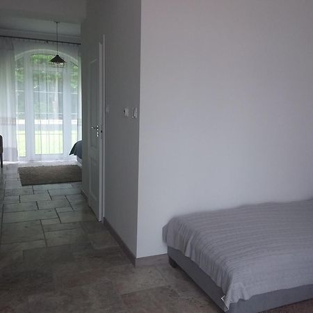 Dworek Akacja Uslugi Hotelarskie Janowiec Exteriör bild