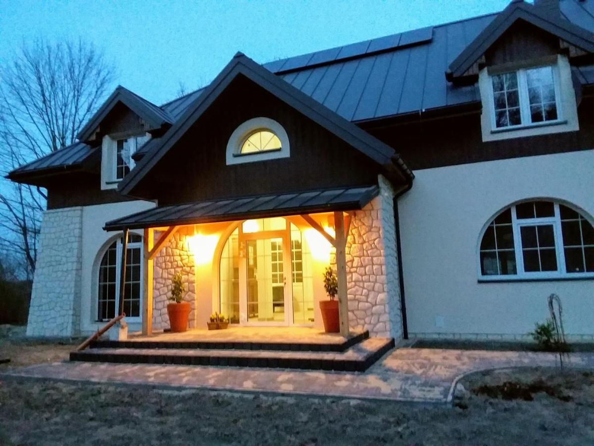 Dworek Akacja Uslugi Hotelarskie Janowiec Exteriör bild