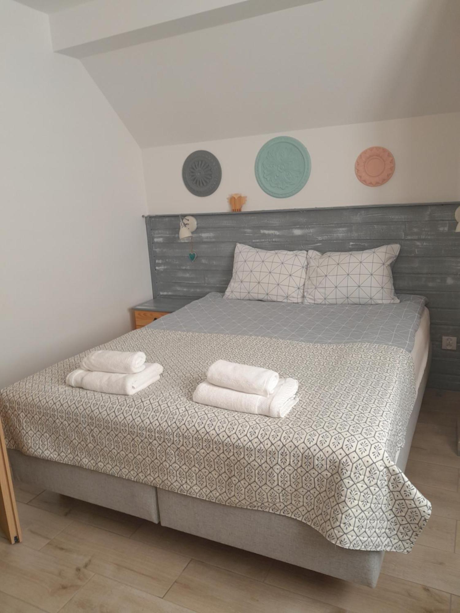 Dworek Akacja Uslugi Hotelarskie Janowiec Exteriör bild